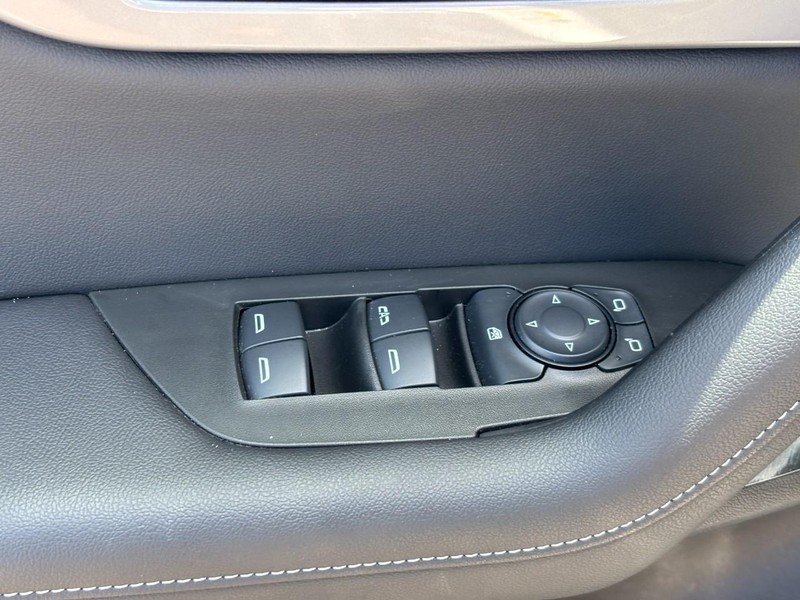 Chevrolet Blazer Vehicle Full-screen Gallery Image 16