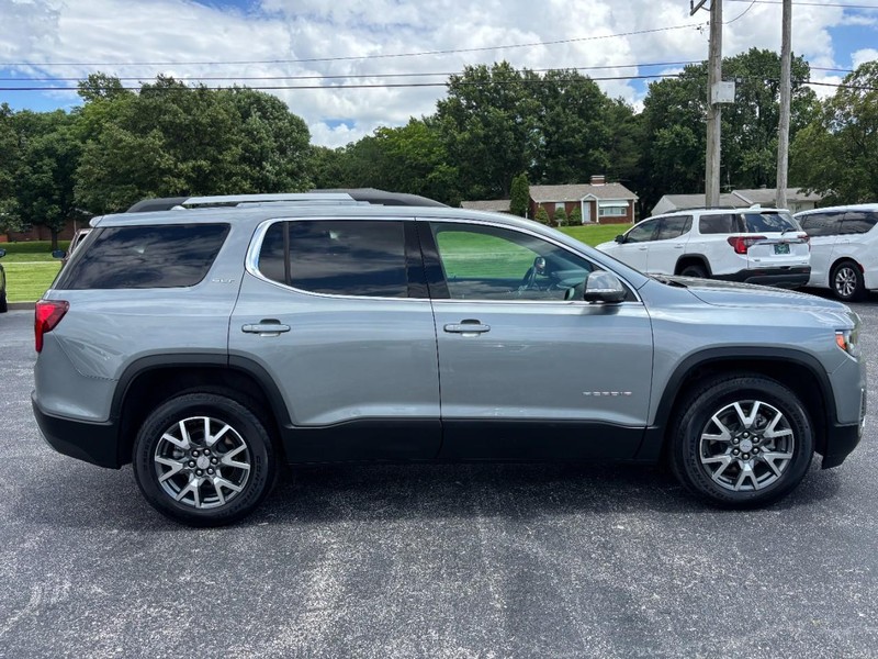 GMC Acadia Vehicle Full-screen Gallery Image 6