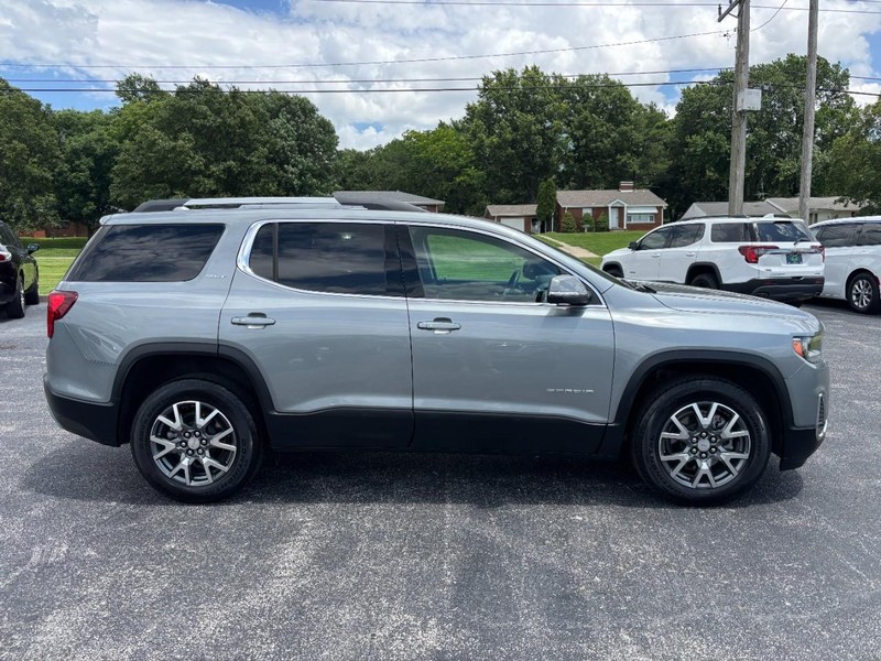 GMC Acadia Vehicle Full-screen Gallery Image 7