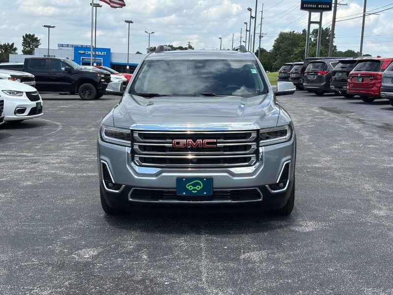 GMC Acadia Vehicle Full-screen Gallery Image 9