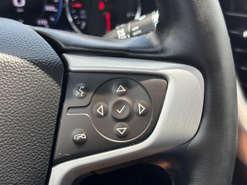 GMC Acadia Vehicle Full-screen Gallery Image 22