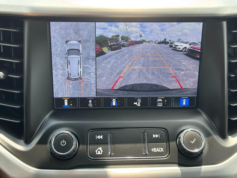 GMC Acadia Vehicle Full-screen Gallery Image 25