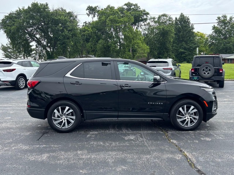 Chevrolet Equinox Vehicle Full-screen Gallery Image 6