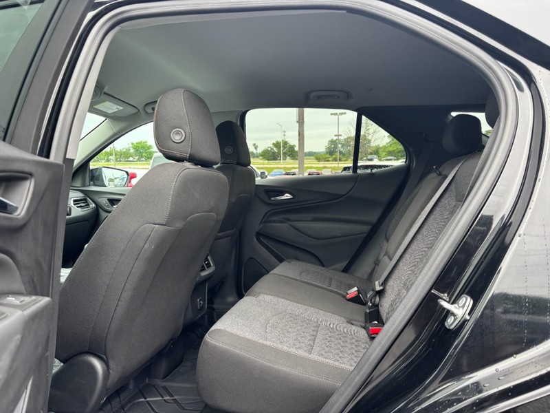 Chevrolet Equinox Vehicle Full-screen Gallery Image 10