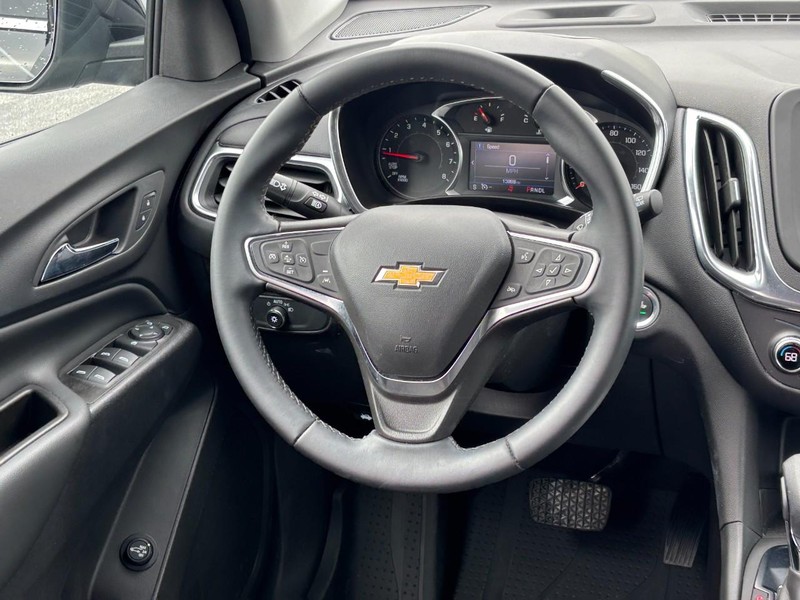 Chevrolet Equinox Vehicle Full-screen Gallery Image 12