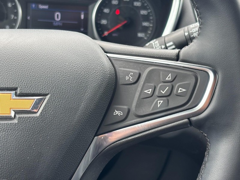 Chevrolet Equinox Vehicle Full-screen Gallery Image 18