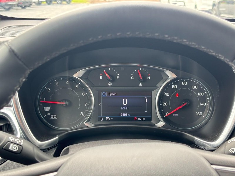 Chevrolet Equinox Vehicle Full-screen Gallery Image 19