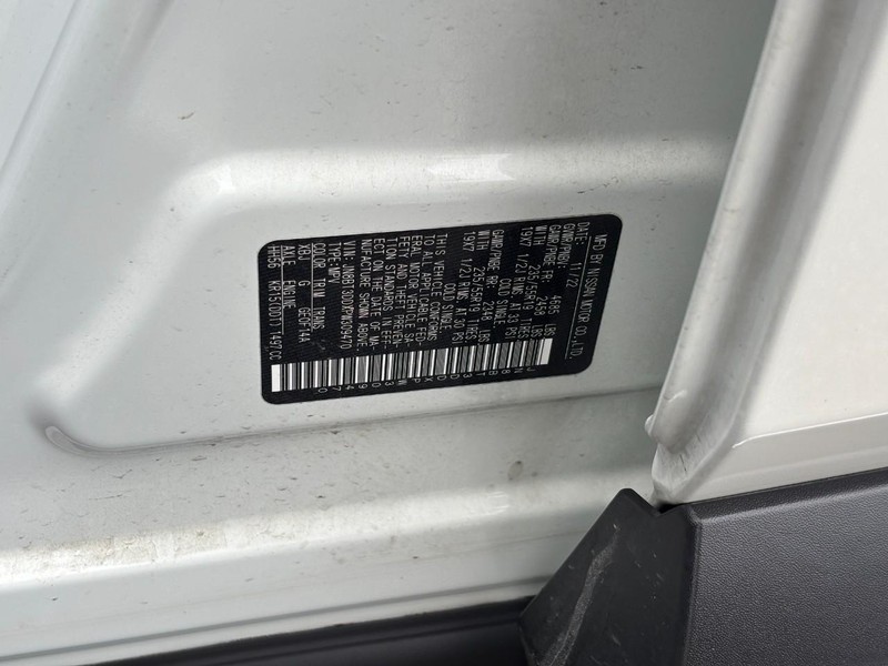 Nissan Rogue Vehicle Full-screen Gallery Image 23
