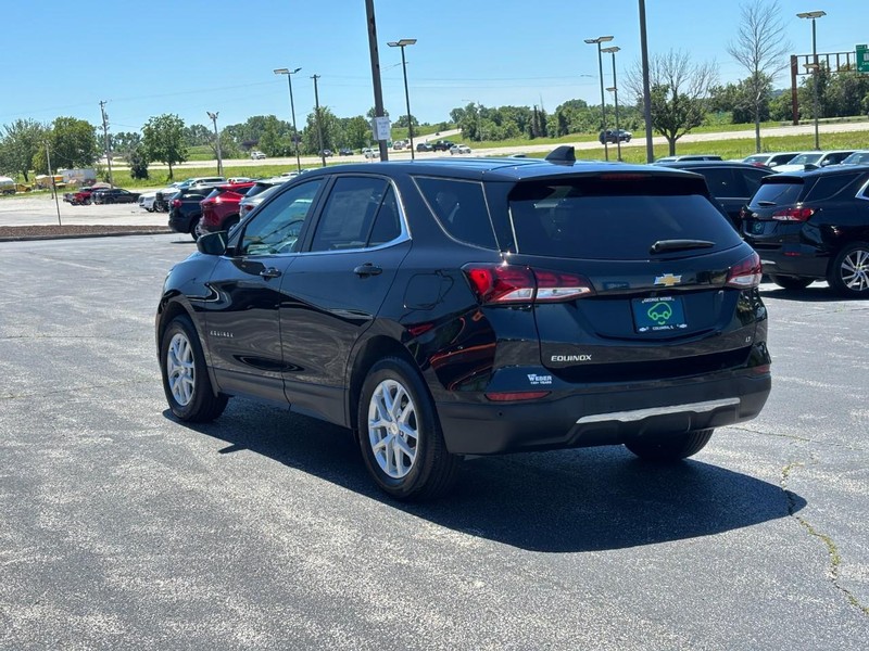 Chevrolet Equinox Vehicle Full-screen Gallery Image 3
