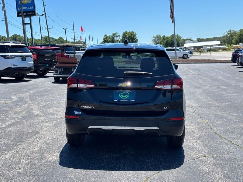 Chevrolet Equinox Vehicle Full-screen Gallery Image 4