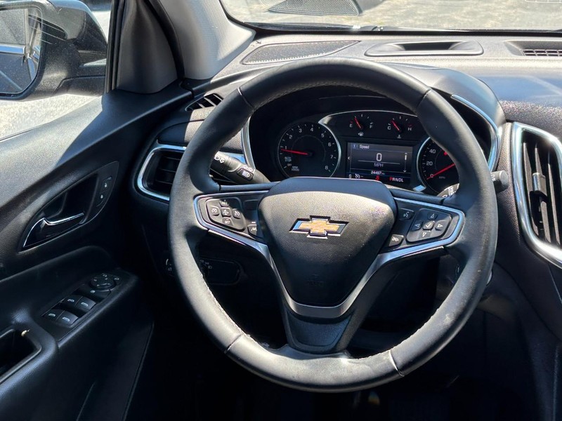 Chevrolet Equinox Vehicle Full-screen Gallery Image 12