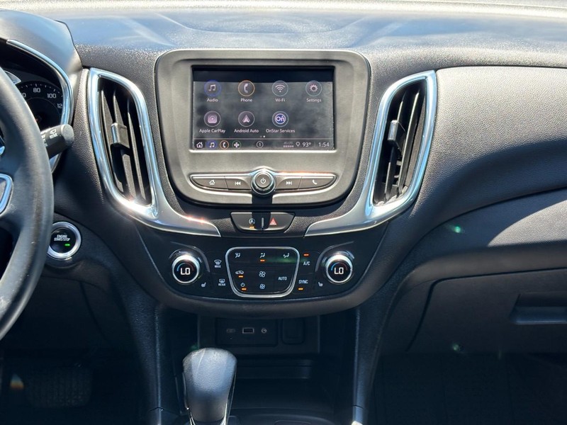 Chevrolet Equinox Vehicle Full-screen Gallery Image 13