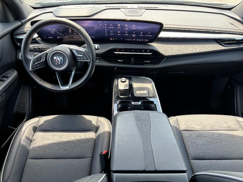 Buick Enclave Vehicle Full-screen Gallery Image 12