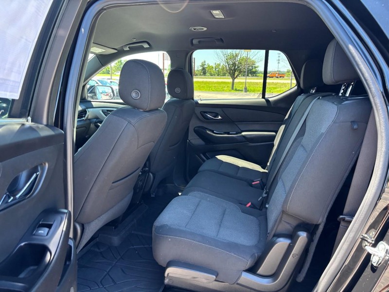 Chevrolet Traverse Vehicle Full-screen Gallery Image 11
