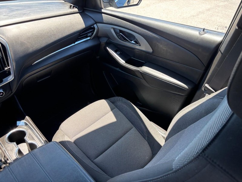 Chevrolet Traverse Vehicle Full-screen Gallery Image 15