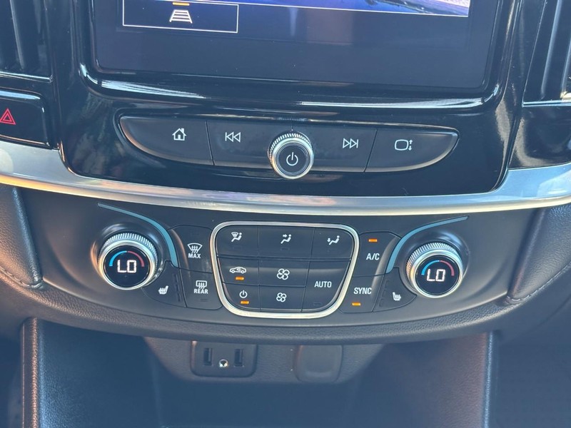 Chevrolet Traverse Vehicle Full-screen Gallery Image 23