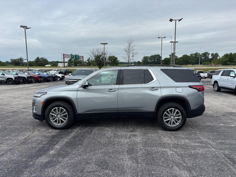 Chevrolet Traverse Vehicle Full-screen Gallery Image 2
