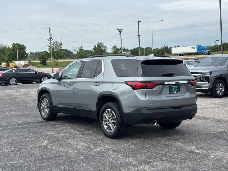 Chevrolet Traverse Vehicle Full-screen Gallery Image 3