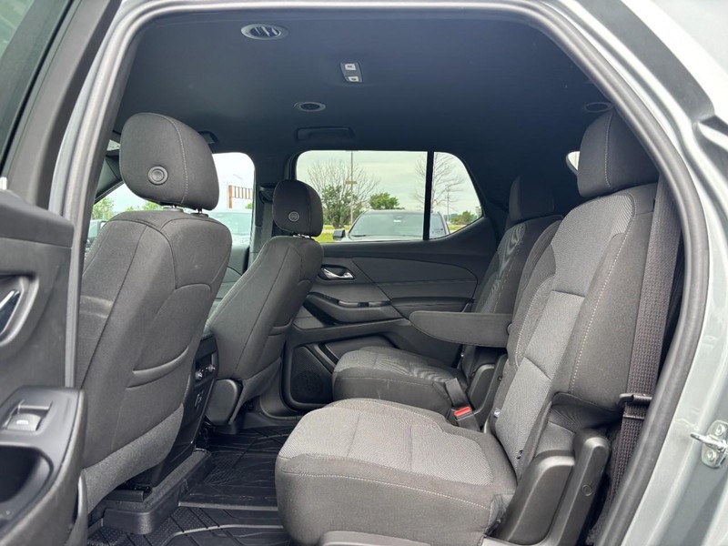 Chevrolet Traverse Vehicle Full-screen Gallery Image 11