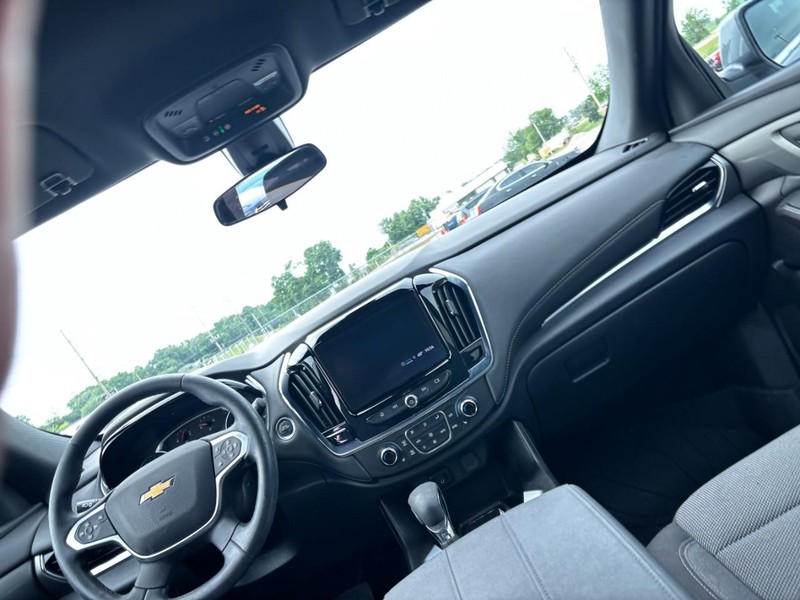 Chevrolet Traverse Vehicle Full-screen Gallery Image 12
