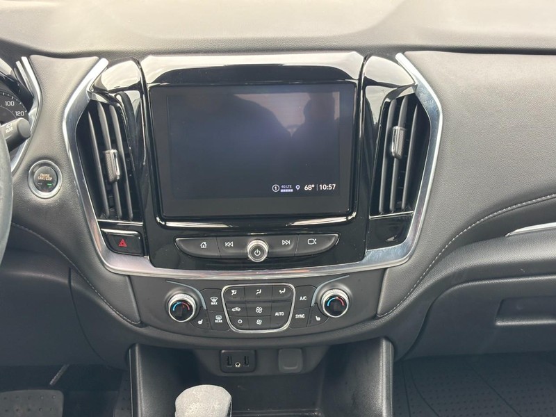 Chevrolet Traverse Vehicle Full-screen Gallery Image 15