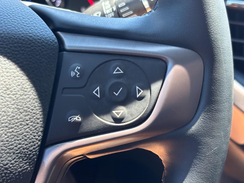 GMC Acadia Vehicle Full-screen Gallery Image 19