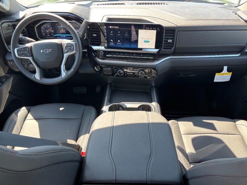 Chevrolet Silverado 2500HD Vehicle Full-screen Gallery Image 6