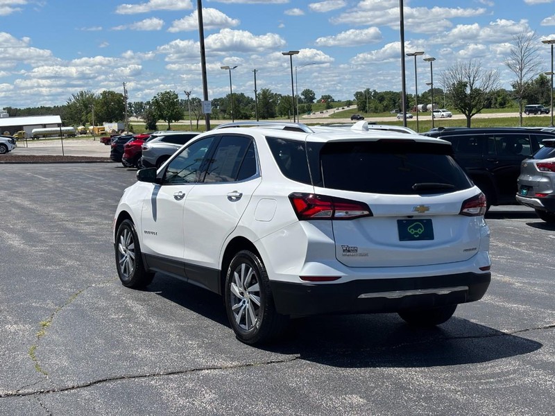 Chevrolet Equinox Vehicle Full-screen Gallery Image 3