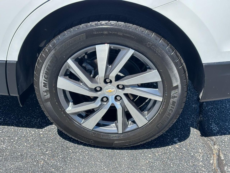 Chevrolet Equinox Vehicle Full-screen Gallery Image 9