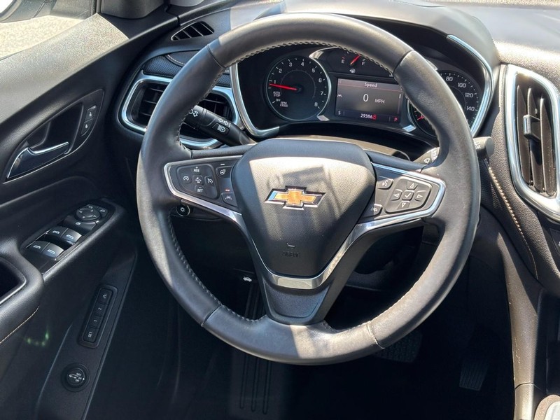 Chevrolet Equinox Vehicle Full-screen Gallery Image 12