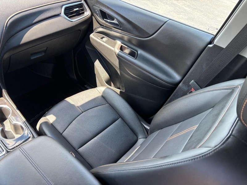 Chevrolet Equinox Vehicle Full-screen Gallery Image 14