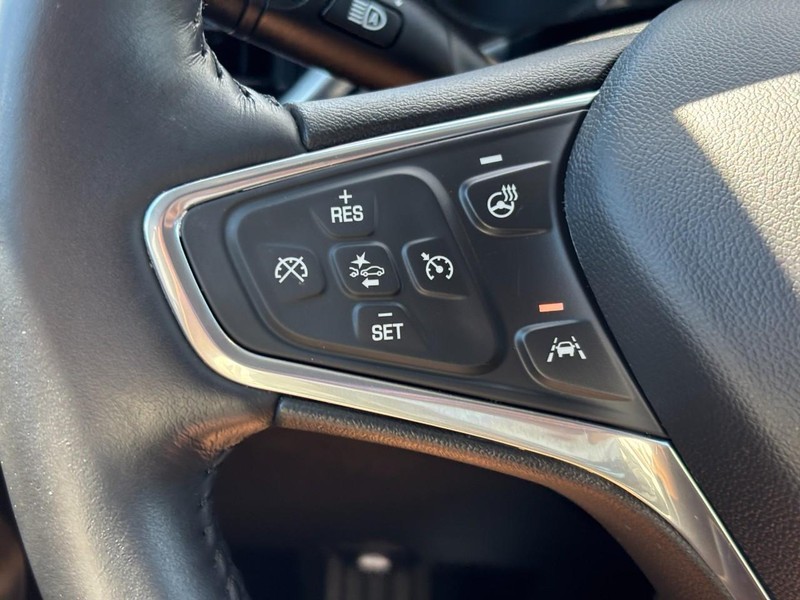 Chevrolet Equinox Vehicle Full-screen Gallery Image 17