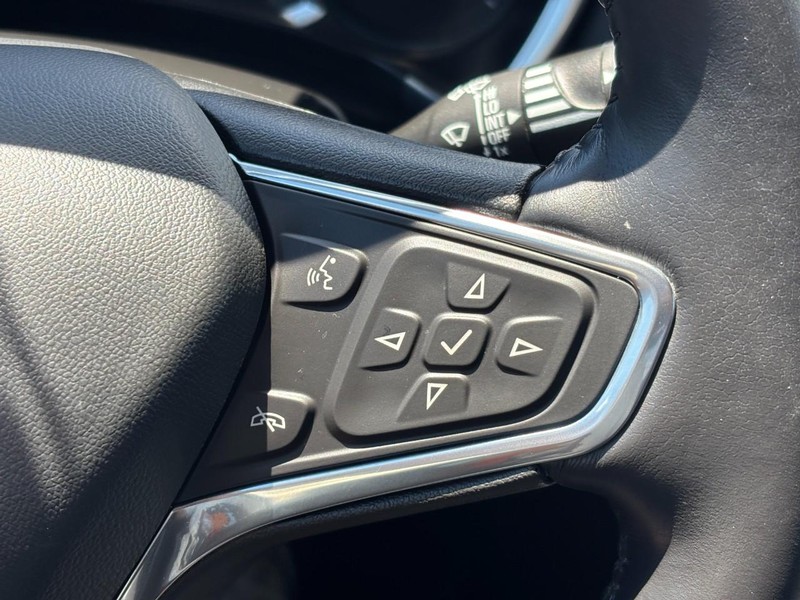 Chevrolet Equinox Vehicle Full-screen Gallery Image 18