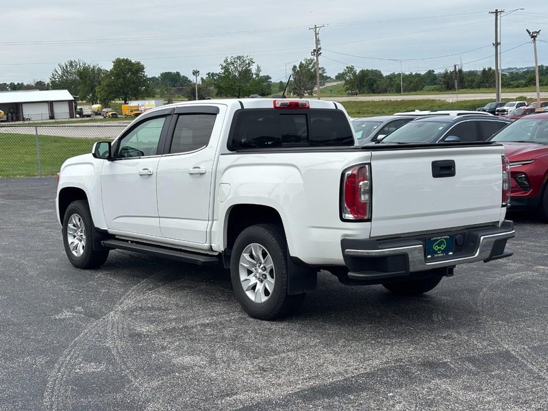 GMC Canyon Vehicle Full-screen Gallery Image 3
