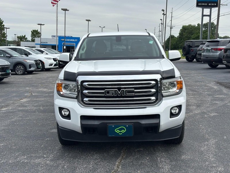 GMC Canyon Vehicle Full-screen Gallery Image 8