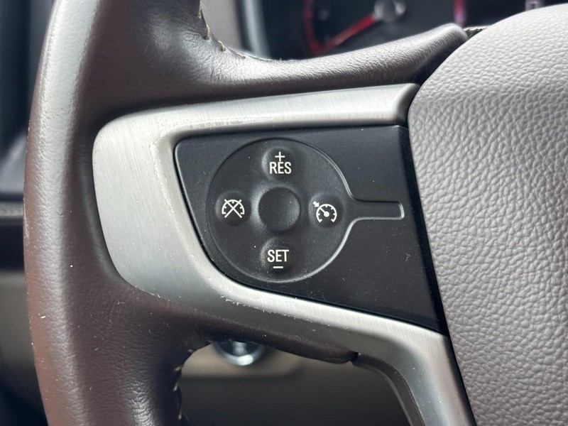 GMC Canyon Vehicle Full-screen Gallery Image 17