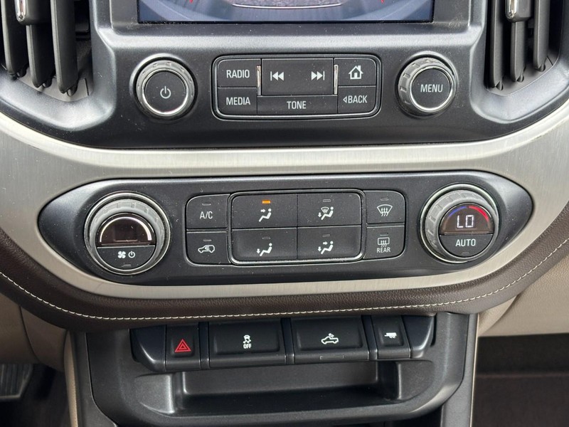 GMC Canyon Vehicle Full-screen Gallery Image 22