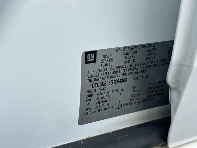 GMC Canyon Vehicle Full-screen Gallery Image 23