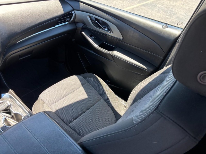 Chevrolet Traverse Vehicle Full-screen Gallery Image 15