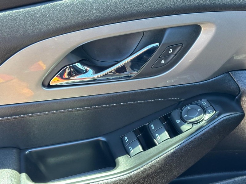 Chevrolet Traverse Vehicle Full-screen Gallery Image 17