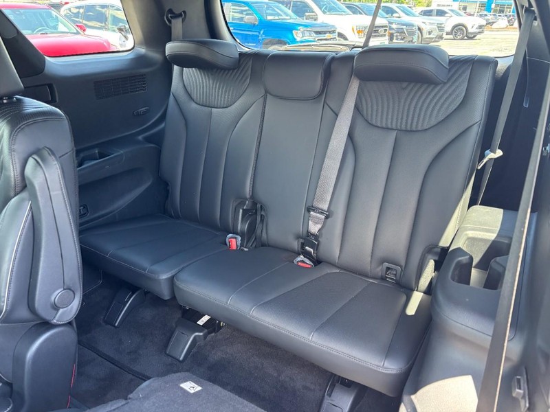 Hyundai Palisade Vehicle Full-screen Gallery Image 10