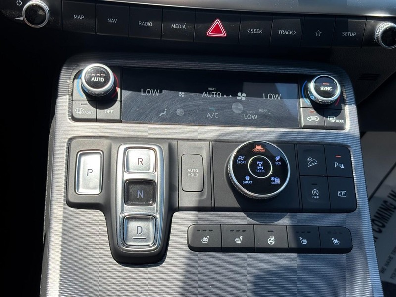 Hyundai Palisade Vehicle Full-screen Gallery Image 25