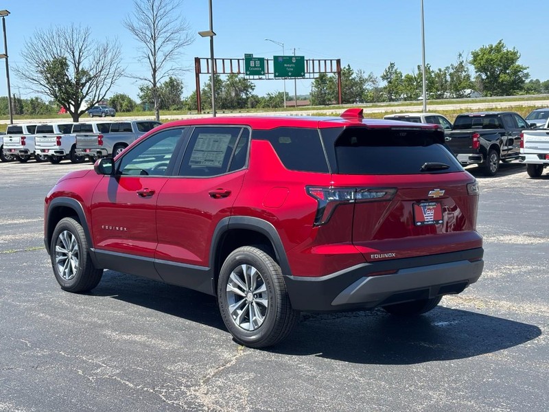Chevrolet Equinox Vehicle Full-screen Gallery Image 3