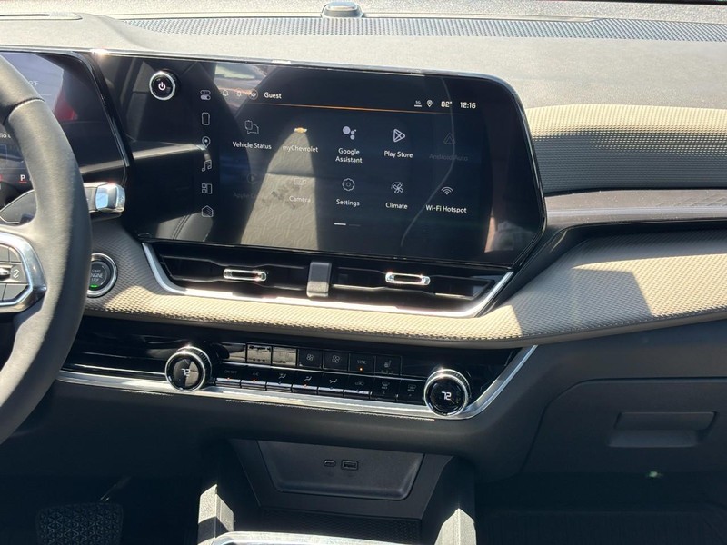 Chevrolet Equinox Vehicle Full-screen Gallery Image 8