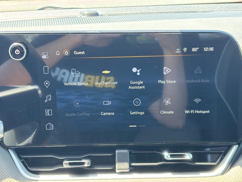 Chevrolet Equinox Vehicle Full-screen Gallery Image 15