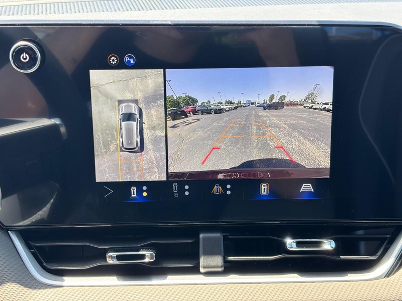Chevrolet Equinox Vehicle Full-screen Gallery Image 17