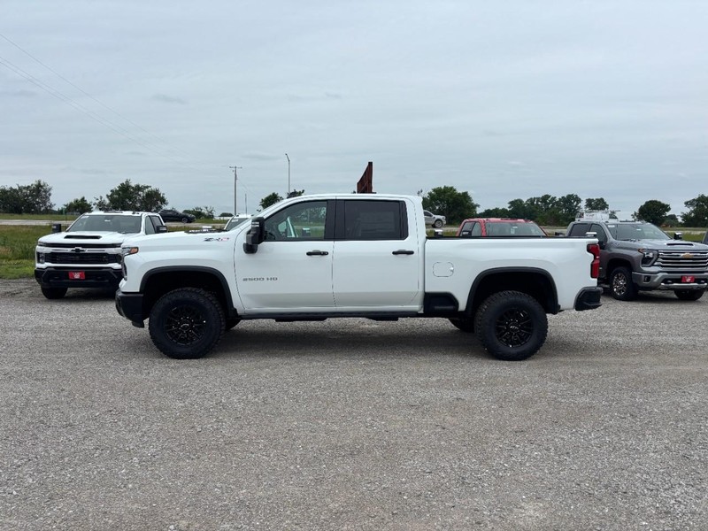 Chevrolet Silverado 2500HD Vehicle Full-screen Gallery Image 2