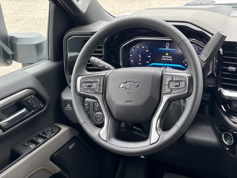 Chevrolet Silverado 2500HD Vehicle Full-screen Gallery Image 7