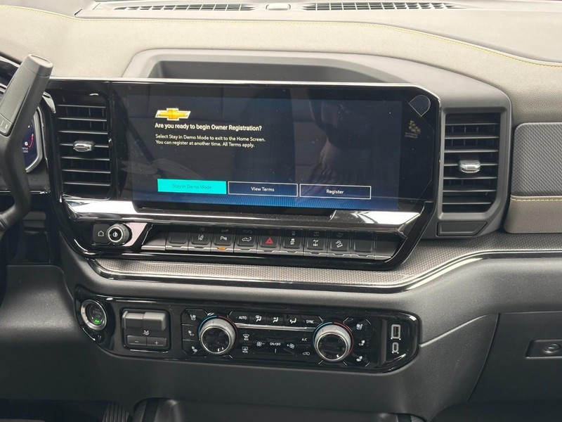 Chevrolet Silverado 2500HD Vehicle Full-screen Gallery Image 8
