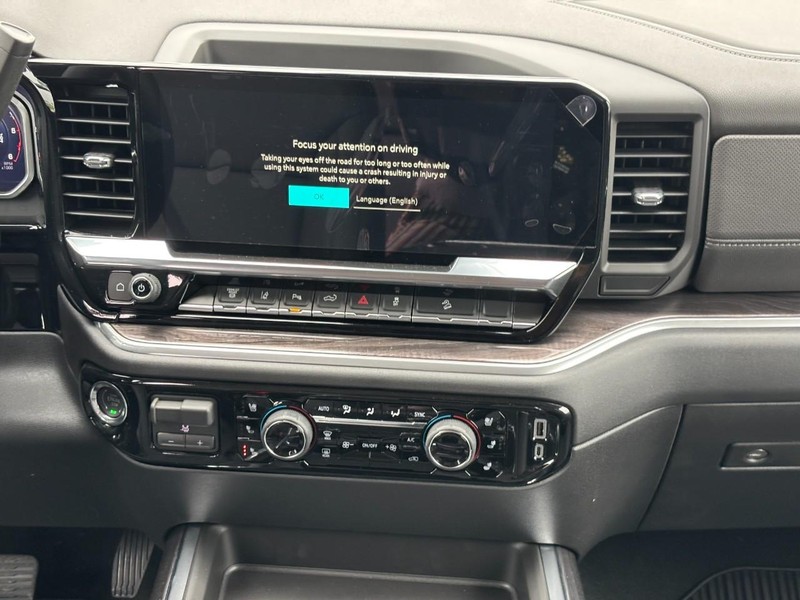 Chevrolet Silverado 2500HD Vehicle Full-screen Gallery Image 8